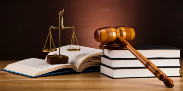 Un procuror din Ocniţa şi complicele său, pe banca acuzaţilor. 