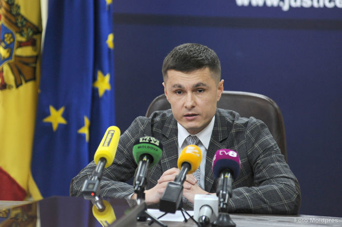 Нагачевский раскритиковал решение о снятии Климы с должности главы АП.