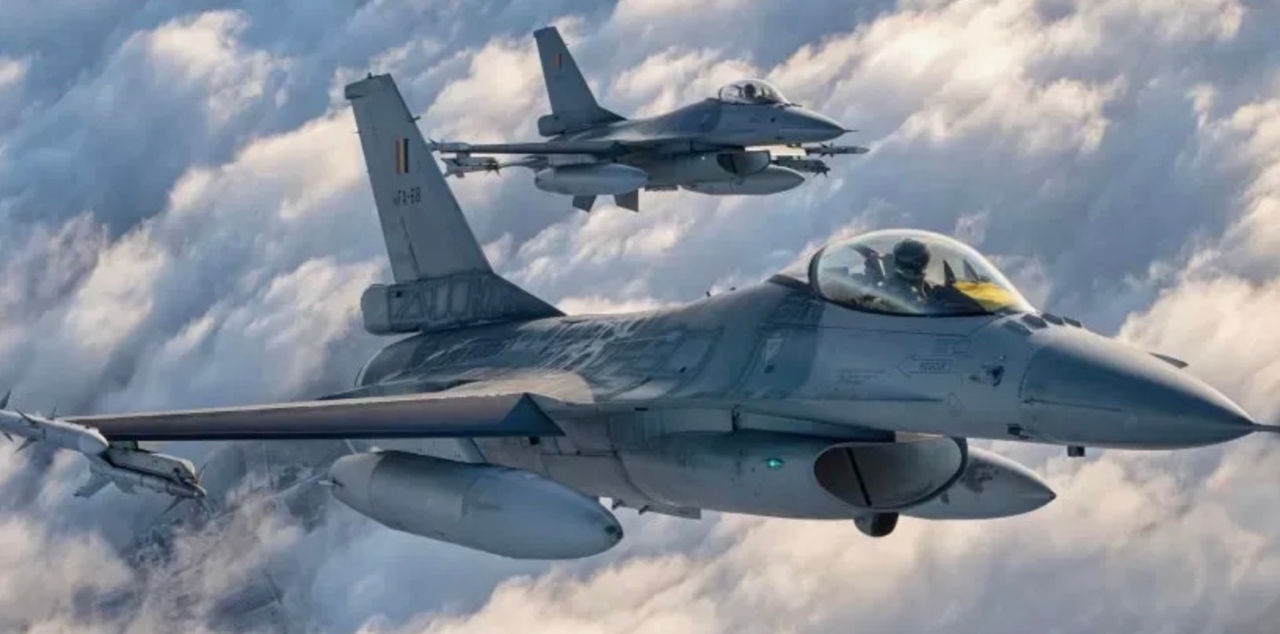 Avioane de luptă NATO au decolat de două ori pentru a intercepta aeronavele rusești deasupra regiunii Baltice.