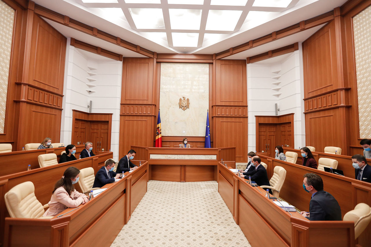 Санду провела встречу по проекту объединения электросетей с Румынией.