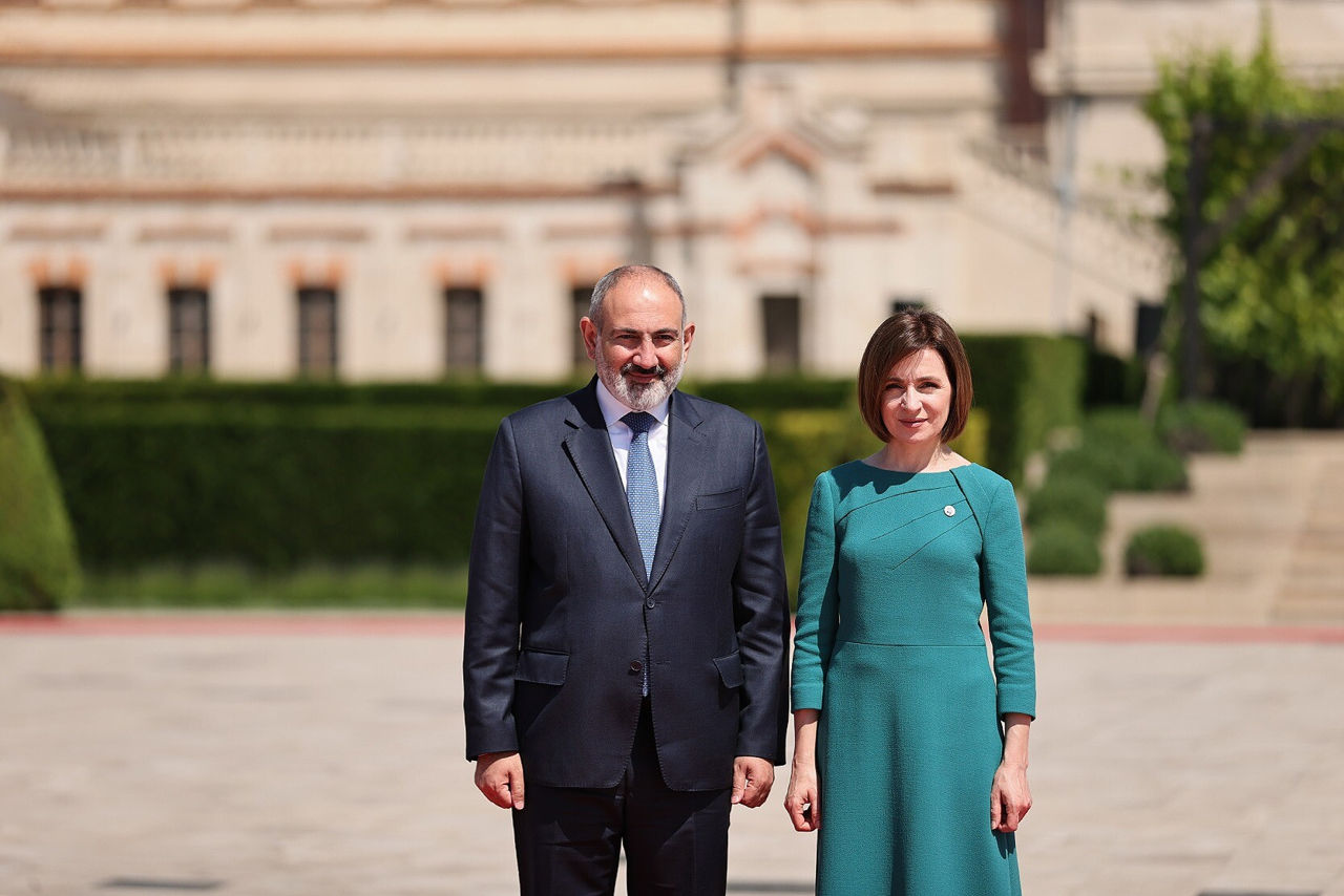 Maia Sandu l-a felicitat pe Pașinian pentru victoria la alegerile din Armenia.