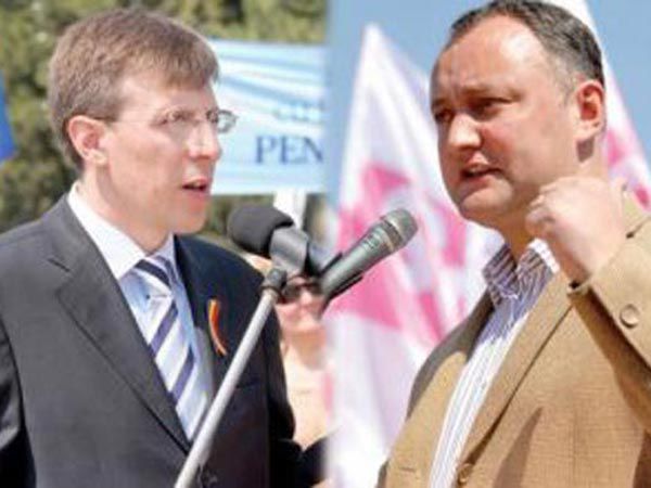 Igor Dodon a făcut haz de necaz de filmulețe video care au apărut cu primarul Dorin Chirtoacă. Foto: noi.md