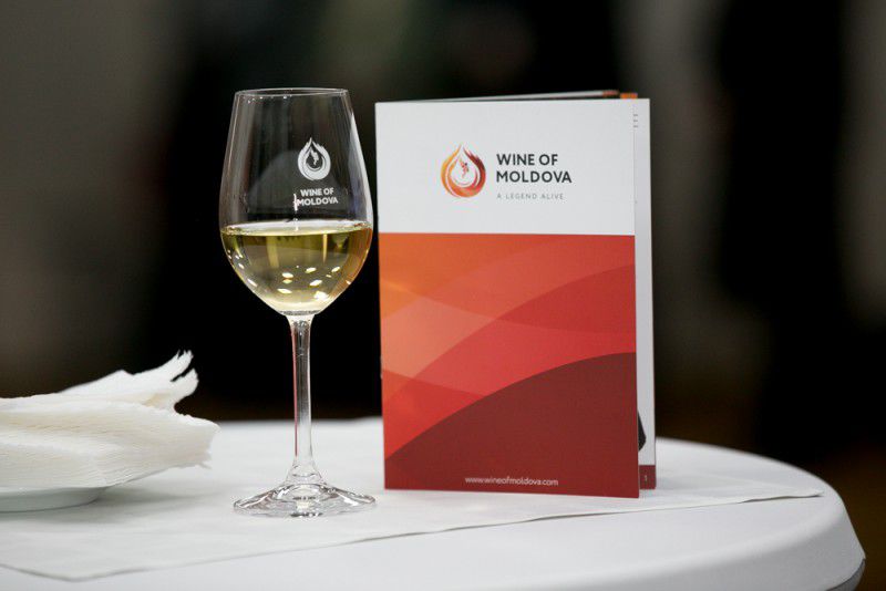 Programul „Wine Friendly Restaurant” este dedicat tuturor somelierilor interesați și localurilor din Republica Moldova care doresc să-și crească nivelul servirii de calitate a vinurilor.