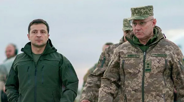 Зеленский опубликовал в Facebook 20-минутное видео о поездке на линию разграничения в Донбассе.