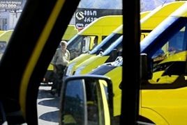 В Тбилиси водители маршруток бастуют из-за теста на алкоголь.