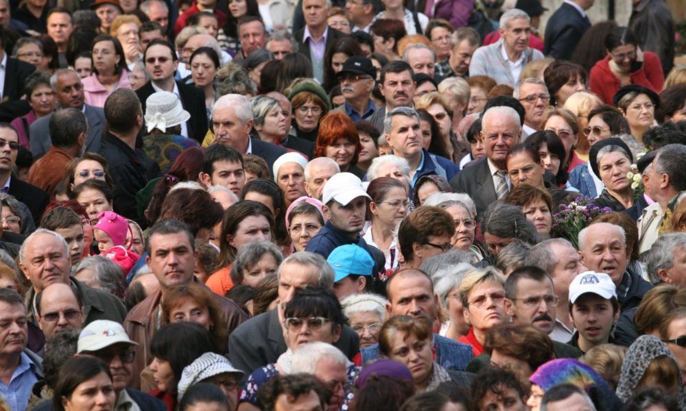 Даниел Георге утверждает, что законопроект поможет исправить демографическую ситуацию в стране. Фото: cotidianul.ro.