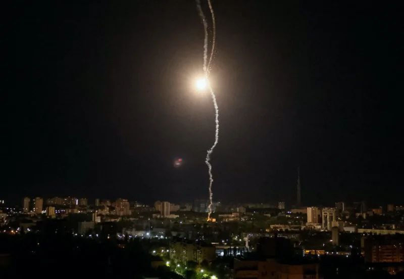Российское военное ведомство подтвердило ночной обстрел украинской столицы.