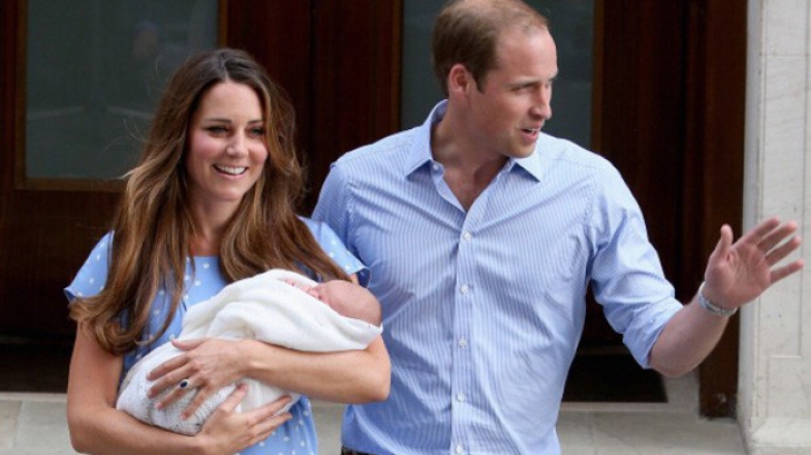 La o zi dupa ce mama si copilul au parasit maternitatea din spitalul St. Mary's din Londra, tanara familie s-a mutat la casa familiei lui Middleton, in Bucklebury.
