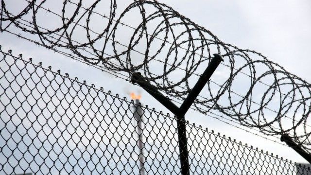 Прокурорам удалось приостановить ее деятельность лишь спустя два года.