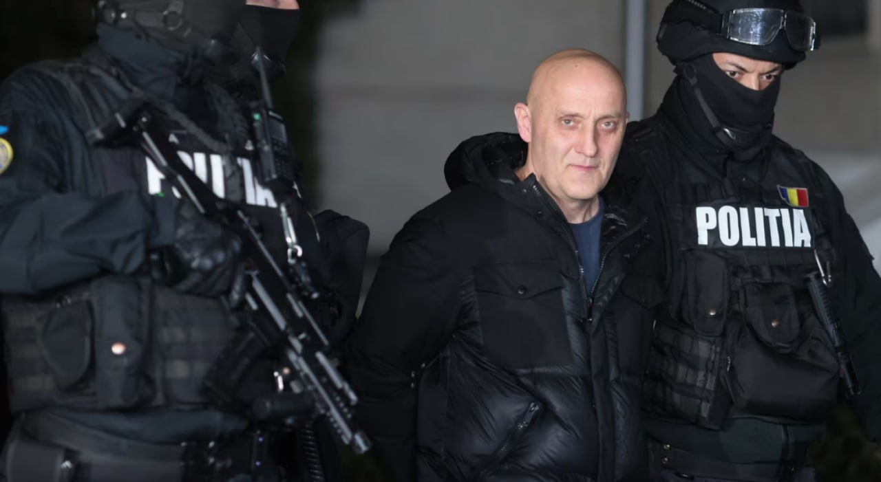 В Румынии задержали группу людей, ехавших с арсеналом оружия в Бухарест.