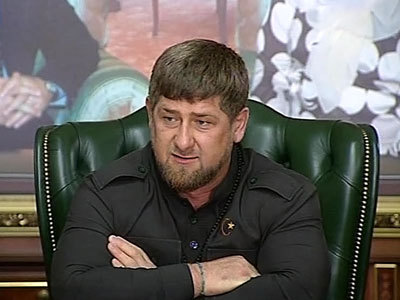 Кадыров напомнил, что «в Чеченской Республике от рук вскормленных спецслужбами Запада террористов погибли тысячи человек".