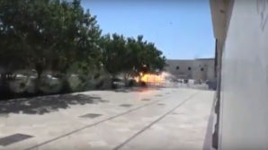 Momentul în care un kamikaze se aruncă în aer la mausoleul fondatorului Republicii Islamice Iran. 