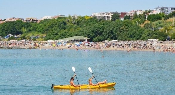 În perioada februarie 2016 – ianuarie 2017, aproximativ opt milioane de turiști străini au vizitat Bulgaria. 