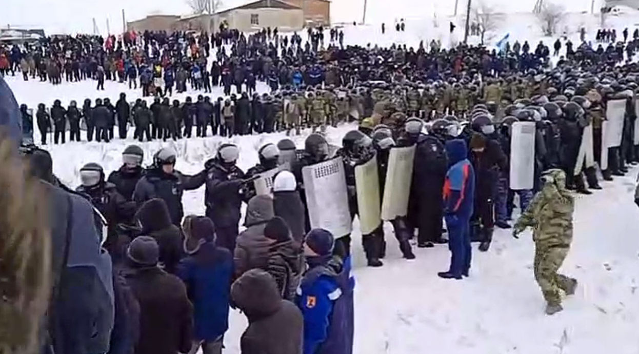 В российском Башкортостане произошли массовые протесты и столкновения.