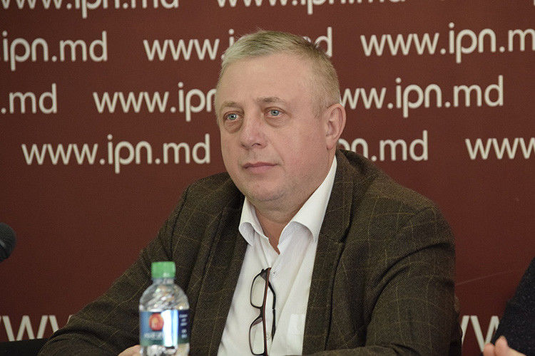 Политический комментатор Алексей Тулбуре.