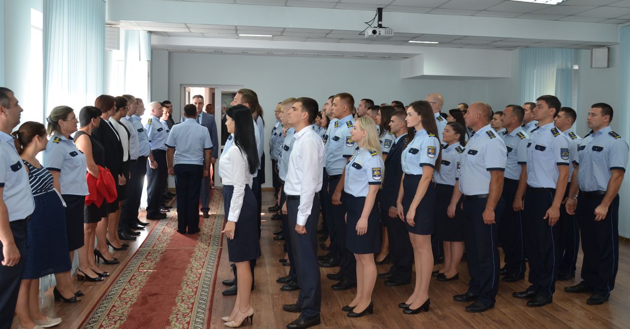 Peste 200 de colaboratori vamali au fost avansați și au primit mențiuni de Ziua Vămii. Foto: customs.gov.md