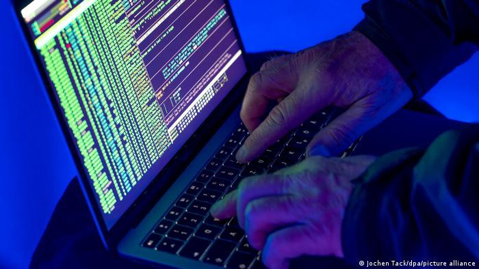 Лидера хакерской группы приговорили в России к 14 годам лишения свободы.