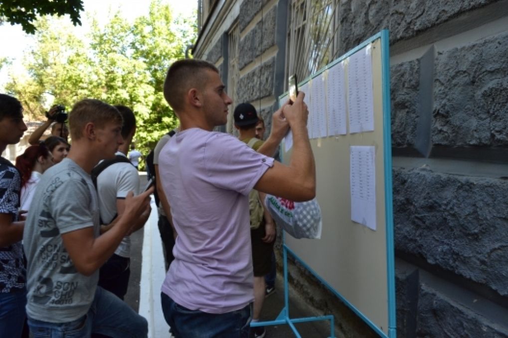 Более 200 человек будут учиться защищать общественный порядок в этом году. Фото: mai.gov.md.