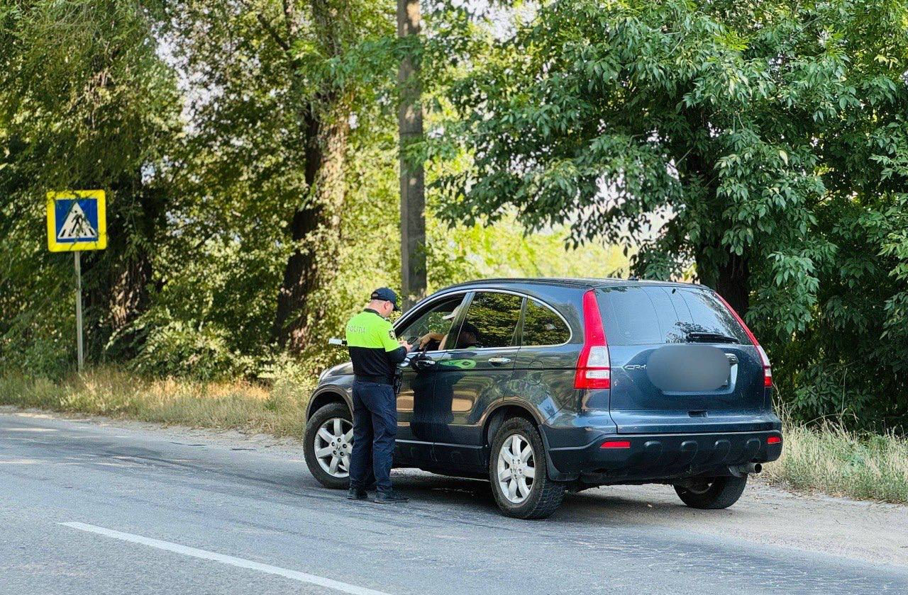 Полиция провела проверки на Ботанике: авто контролировали с помощью специальных систем.