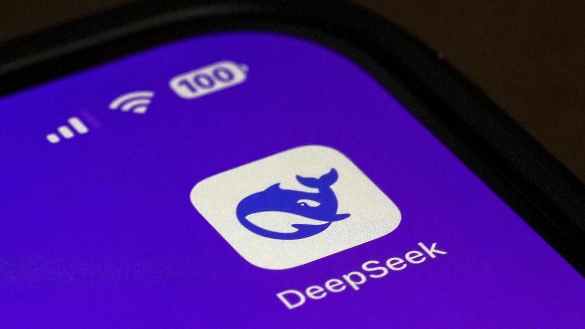 Dezvoltatorii DeepSeek au lansat un model IA nou și îmbunătățit.