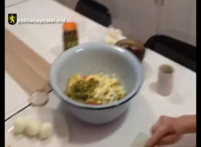 Produse alimentare necertificate, preparate în condiții inumane, la „Centrul de reabilitare” din Tohatin. Foto: unimedia.info