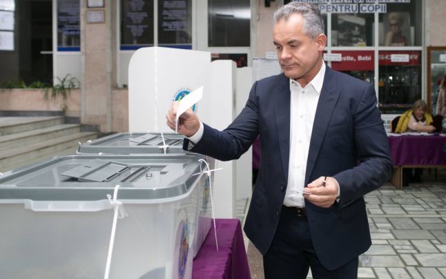 Partidele care se opun şi care susţin modificarea sistemului electoral, propusă de Vlad Plahotniuc. Foto: Vlad Plahotniuc via Facebook  