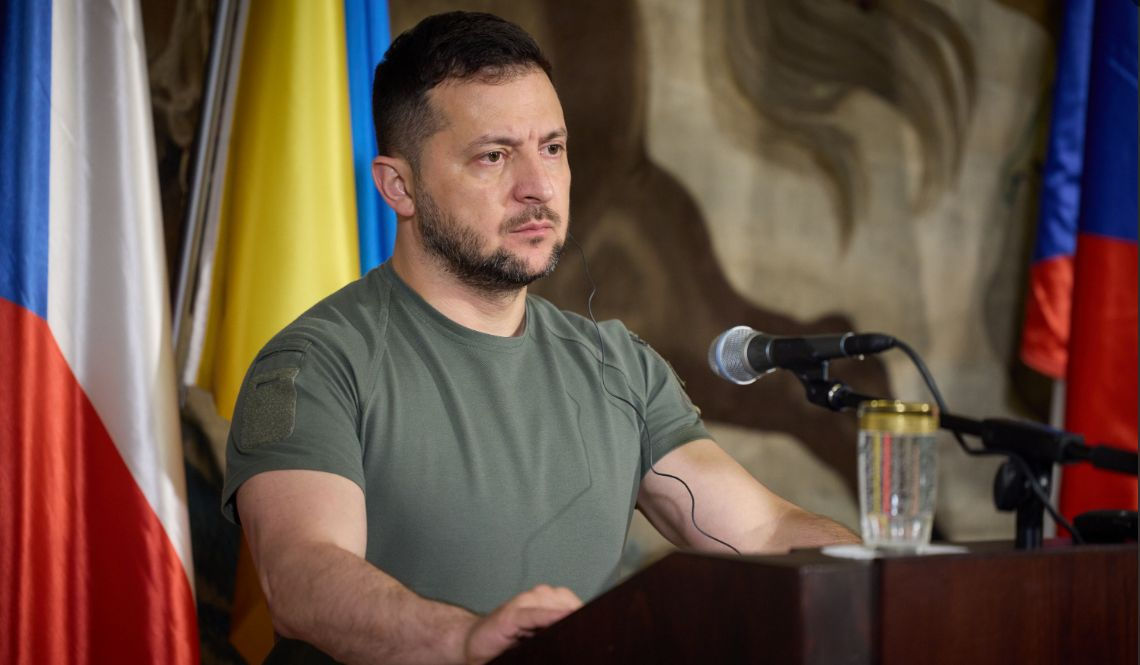 Зеленский: Мы боремся за жизнь, а если бы хотели воевать, уже были бы в России.