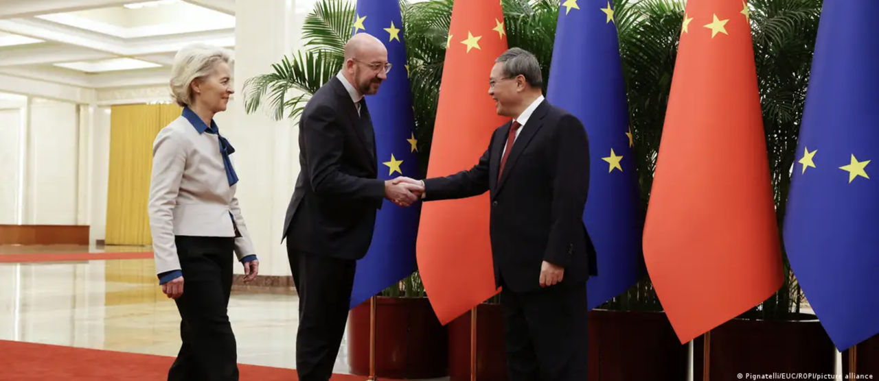 ЕС призвал Китай участвовать в диалоге о "формуле мира".