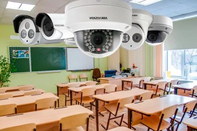 Эксперты: Видеокамеры в классах предотвратили бы неприятные ситуации.
