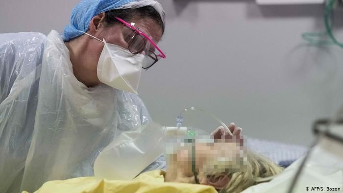 В Испании число жертв коронавируса за сутки составило 56.