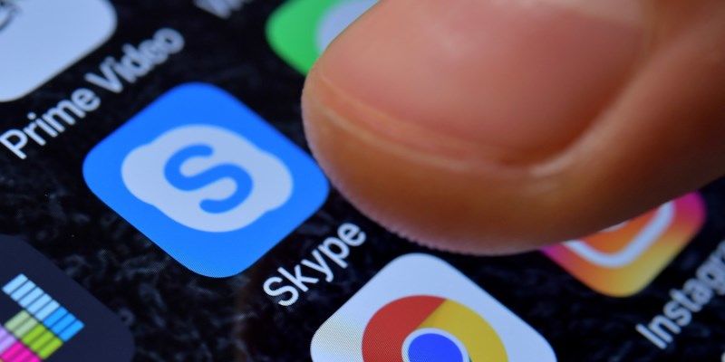 Microsoft прослушивает переведённые звонки пользователей Skype.