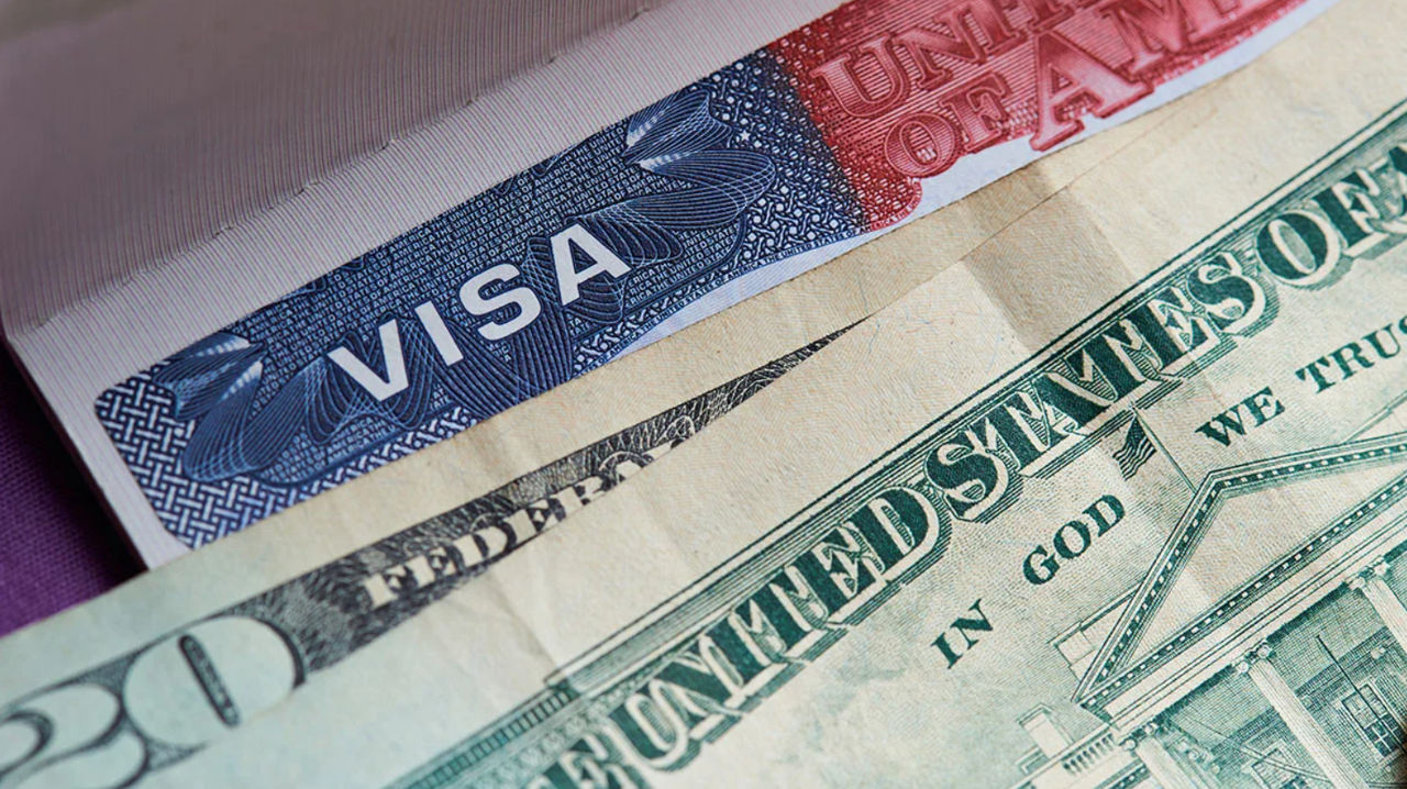 В США введут 20 тысяч долларов залога за визу для 50 стран.