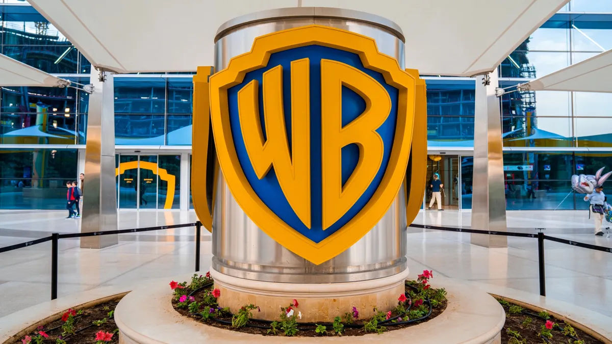 Warner Bros. a primit o nouă ofertă de la Paramount pentru a cumpăra studioul de film.