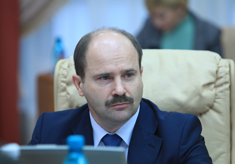 Не пресса спекулирует, а кто-то намеренно дезинформировал СМИ, дабы исказить истинную причину моего ухода.