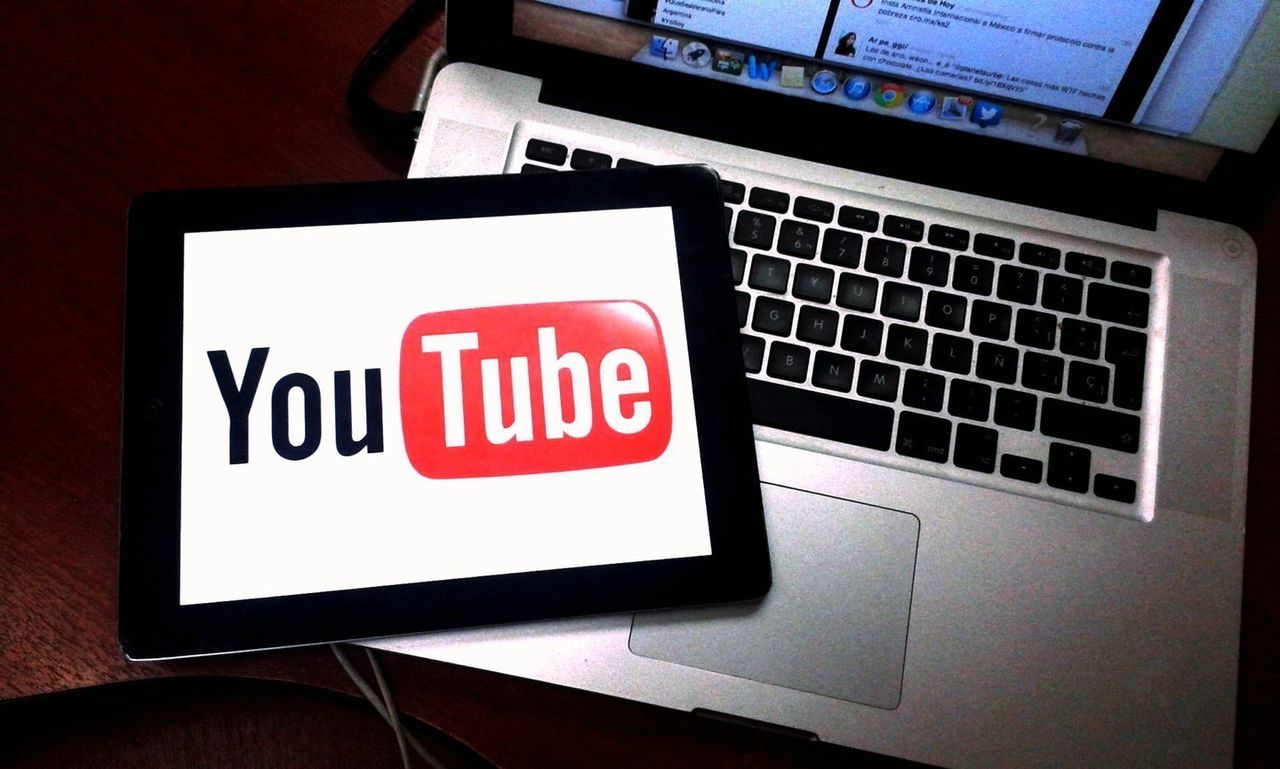 Google и YouTube обвинили в дискриминации белых мужчин.