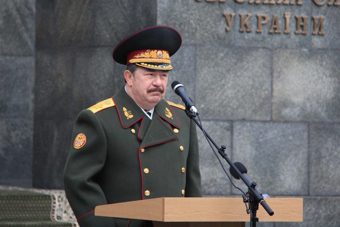 Экс-министр обороны Украины заявил об упущенном шансе "взять" Крым.