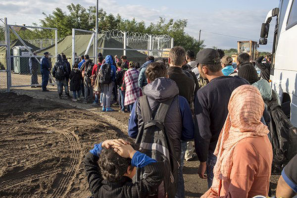 По официальным данным, в 2015 году в страну прибыли 1,1 миллиона беженцев.