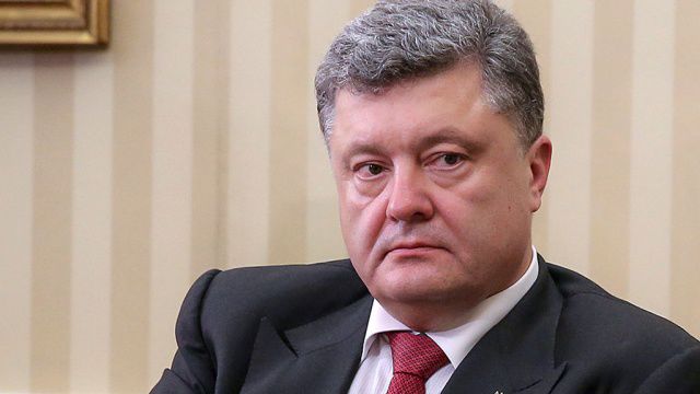 Порошенко отметил, что, «пока идет война, инвестиции в Украину не придут и людям нужно говорить правду.