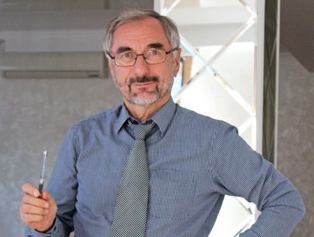Доктор хабилитат, академик Борис Гаина.