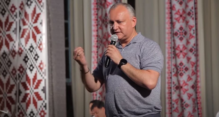 Додон – советникам Санду: "Геи не мешают, а российские артисты - да?".