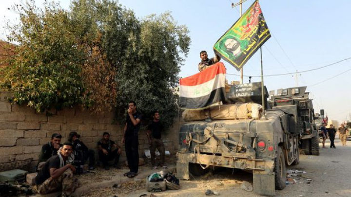 Irakul anunță sfârșitul Califatului Islamic după ce au cucerit moscheea din Mosul. 