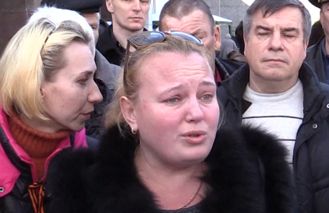 По мнению активистов, представители новых властей занимаются вымогательством.