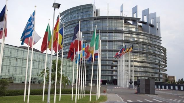 Parlamentul European trebuie să rămână la Strasbourg, potrivit Parisului.