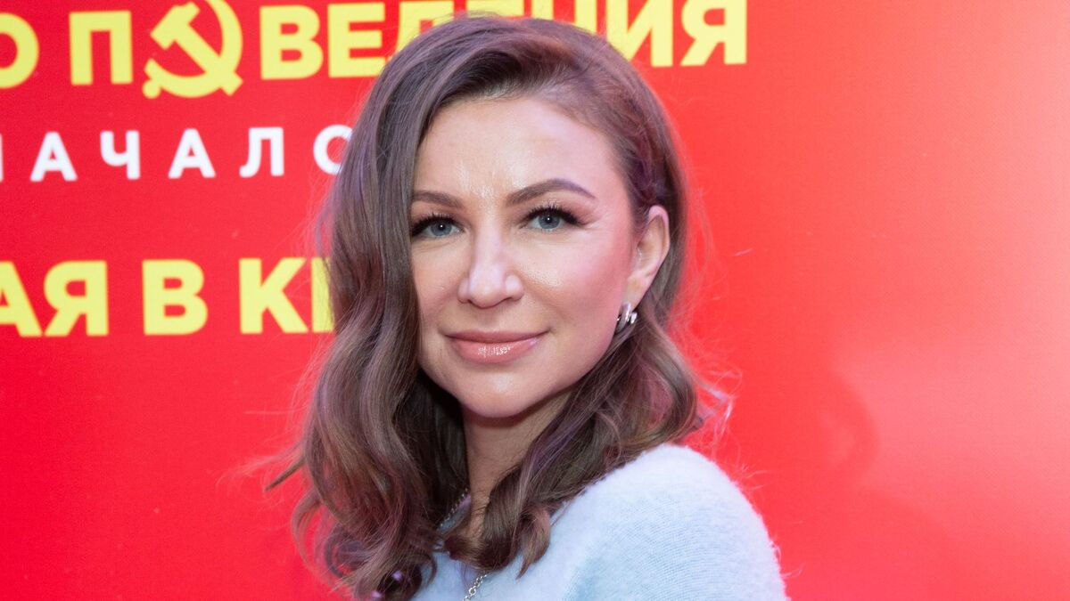 Блогера и автора "марафонов желаний" Елену Блиновскую отправили под домашний арест.
