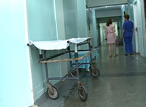 Directia Sanatate Chisinau a initiat o ancheta dupa ce doi pacienti de la Spitalul Sfanta Treime ar fi fost externati si dusi la o gunoiste din Criuleni.