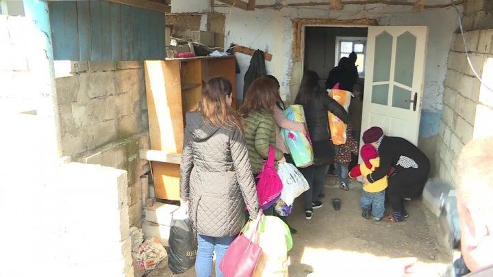 Семья Сырбу приняла подарки с благодарностью.