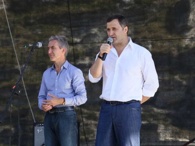Datele unui sondaj efectuat de Asociatia Sociologilor si Demografilor arata ca prim-ministrul in exercitiu continua sa se bucure cea mai mare incredere printre moldoveni.