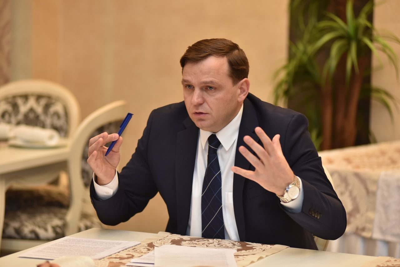 Политолог: Демпартия мобилизует админресурс для поддержки Андрея Нэстасе.
