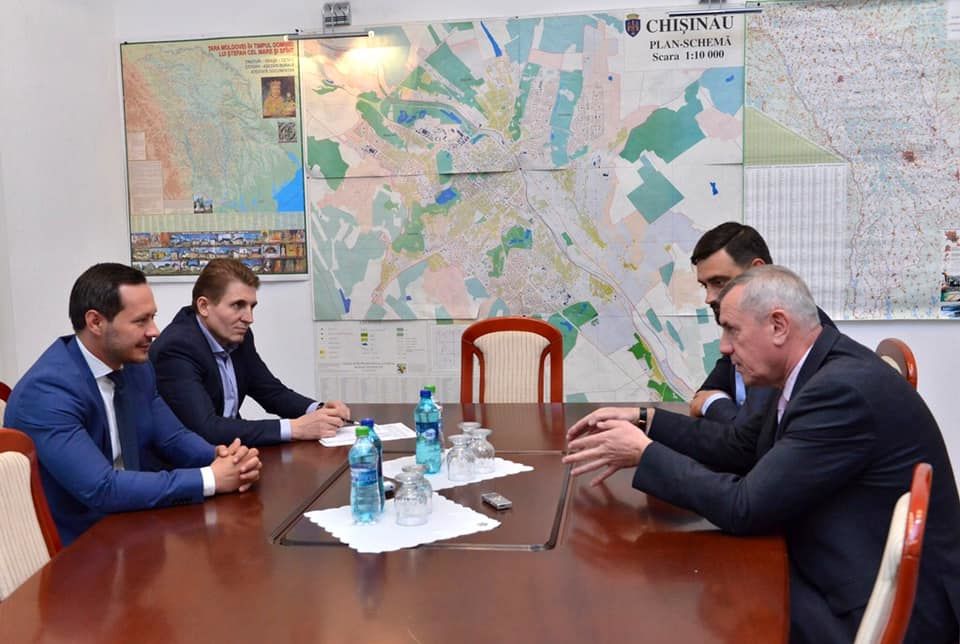 Кодряну встретился с главой завода "Белкоммунмаш".