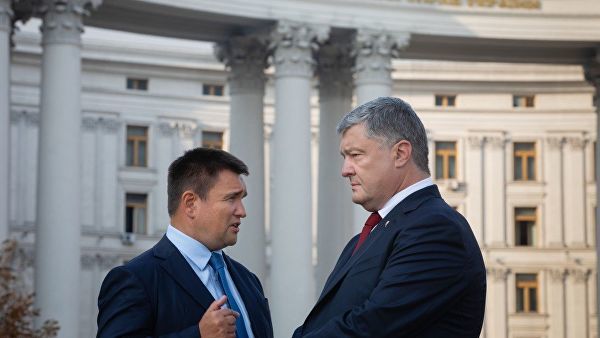 У президента Украины Порошенко и главы МИД Климкина есть родственники в России.
